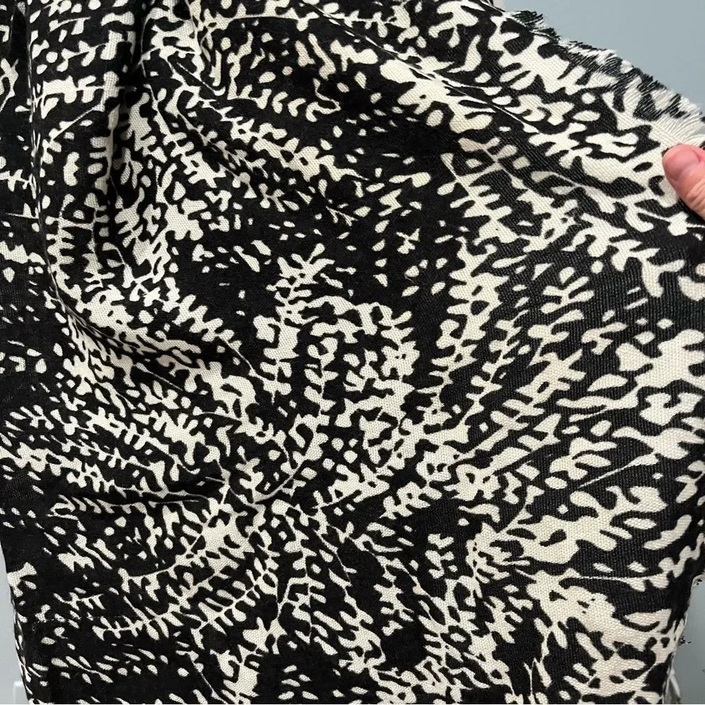 Who What Wear Black & White Floral Print Oversized Fringe Trim Scarf - Picture 3 of 5